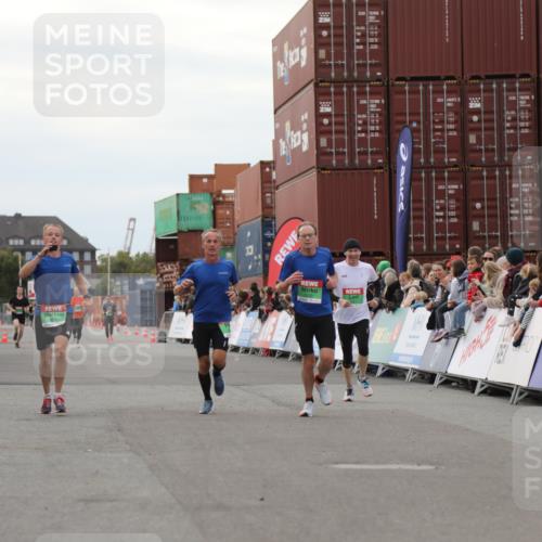 03.10.2025 - Köhlbrandbrückenlauf Yannick Fuchs http://msf.ph/oto/8985858 03.10.2025 15:58:08 Ziel 7029, 7352, 7614, 8761, 9223, 9224, 9227 meine-sportfotos.de