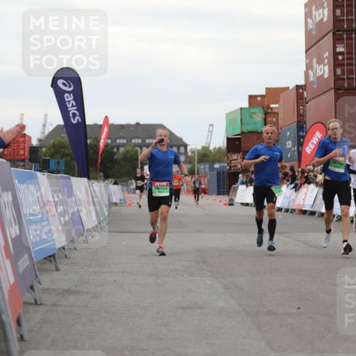 03.10.2025 - Köhlbrandbrückenlauf Yannick Fuchs http://msf.ph/oto/8985862 03.10.2025 15:58:08 Ziel 7029, 7352, 7614, 8761, 9223, 9224, 9227 meine-sportfotos.de