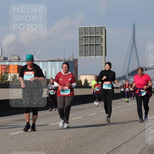 03.10.2025 - Köhlbrandbrückenlauf Luisa Fischer http://msf.ph/oto/8985870 03.10.2025 11:18:06 Position 3 8433, 2288 meine-sportfotos.de
