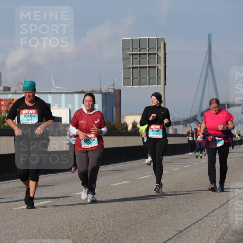 03.10.2025 - Köhlbrandbrückenlauf Luisa Fischer http://msf.ph/oto/8985874 03.10.2025 11:18:06 Position 3 2288, 2662 meine-sportfotos.de