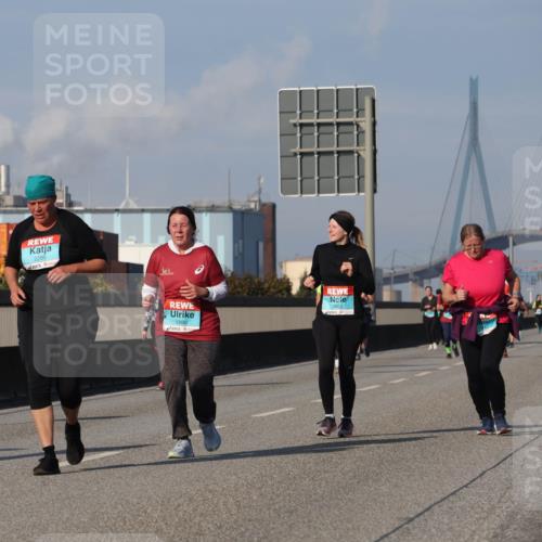 03.10.2025 - Köhlbrandbrückenlauf Luisa Fischer http://msf.ph/oto/8985876 03.10.2025 11:18:07 Position 3 2288, 1880, 2662 meine-sportfotos.de