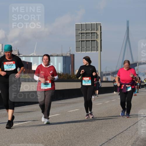 03.10.2025 - Köhlbrandbrückenlauf Luisa Fischer http://msf.ph/oto/8985878 03.10.2025 11:18:07 Position 3 2288, 1880, 2662 meine-sportfotos.de
