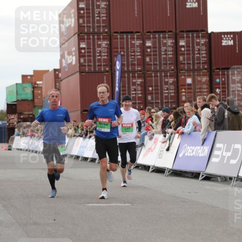 03.10.2025 - Köhlbrandbrückenlauf Yannick Fuchs http://msf.ph/oto/8985883 03.10.2025 15:58:09 Ziel 7352, 7614, 8761, 9223, 9224, 9227 meine-sportfotos.de