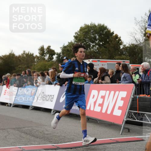 03.10.2025 - Köhlbrandbrückenlauf Yannick Fuchs http://msf.ph/oto/8985900 03.10.2025 16:10:36 Ziel 7112, 7534, 7543, 7549, 7552, 7562, 7844, 8153, 8798, 8950, 9652 meine-sportfotos.de