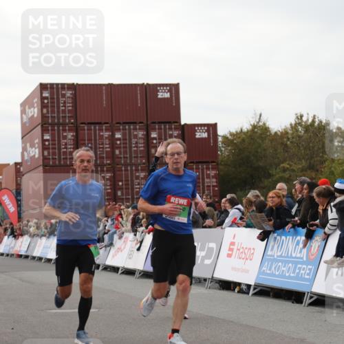 03.10.2025 - Köhlbrandbrückenlauf Yannick Fuchs http://msf.ph/oto/8985905 03.10.2025 15:58:10 Ziel 7096, 7352, 7614, 8761, 9223, 9224, 9227 meine-sportfotos.de
