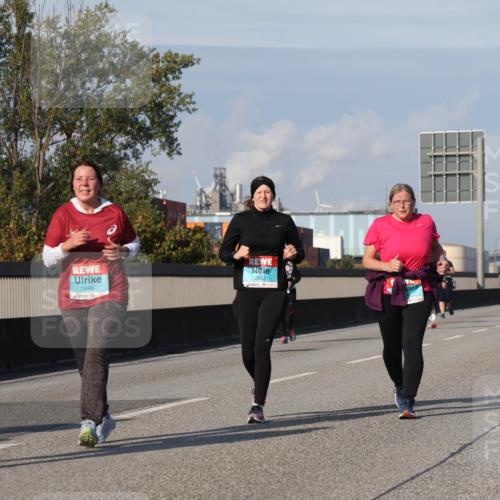 03.10.2025 - Köhlbrandbrückenlauf Luisa Fischer http://msf.ph/oto/8985907 03.10.2025 11:18:12 Position 3 2288, 1880, 2662 meine-sportfotos.de