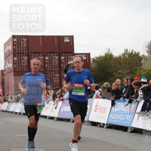 03.10.2025 - Köhlbrandbrückenlauf Yannick Fuchs http://msf.ph/oto/8985909 03.10.2025 15:58:11 Ziel 7096, 8761, 9223, 9224, 9227 meine-sportfotos.de