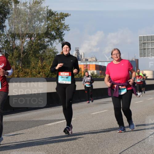 03.10.2025 - Köhlbrandbrückenlauf Luisa Fischer http://msf.ph/oto/8985915 03.10.2025 11:18:13 Position 3 1880, 2662, 2440 meine-sportfotos.de