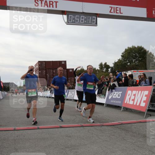 03.10.2025 - Köhlbrandbrückenlauf Yannick Fuchs http://msf.ph/oto/8985921 03.10.2025 15:58:11 Ziel 7096, 8761, 9223, 9224, 9227 meine-sportfotos.de