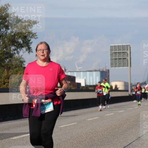 03.10.2025 - Köhlbrandbrückenlauf Luisa Fischer http://msf.ph/oto/8985927 03.10.2025 11:18:15 Position 3 2440 meine-sportfotos.de