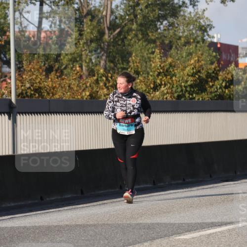 03.10.2025 - Köhlbrandbrückenlauf Luisa Fischer http://msf.ph/oto/8985942 03.10.2025 11:18:18 Position 3 2555 meine-sportfotos.de