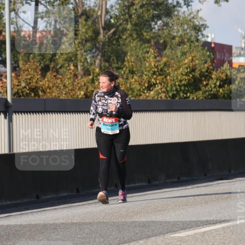 03.10.2025 - Köhlbrandbrückenlauf Luisa Fischer http://msf.ph/oto/8985944 03.10.2025 11:18:18 Position 3 2555 meine-sportfotos.de