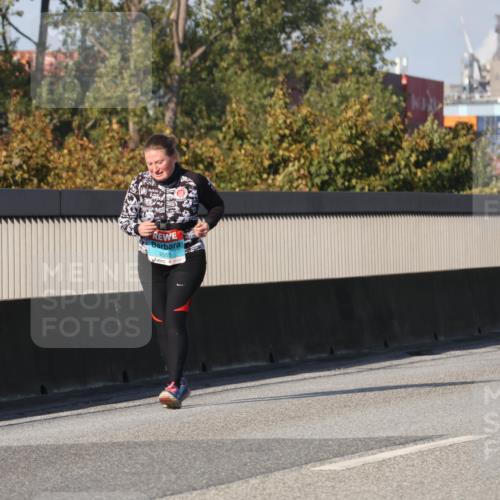 03.10.2025 - Köhlbrandbrückenlauf Luisa Fischer http://msf.ph/oto/8985946 03.10.2025 11:18:19 Position 3 2555 meine-sportfotos.de
