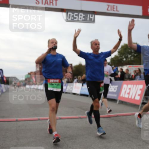 03.10.2025 - Köhlbrandbrückenlauf Yannick Fuchs http://msf.ph/oto/8985947 03.10.2025 15:58:12 Ziel 7096, 8761, 9223, 9224, 9227 meine-sportfotos.de