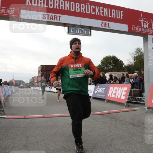 03.10.2025 - Köhlbrandbrückenlauf Yannick Fuchs http://msf.ph/oto/8985963 03.10.2025 16:10:39 Ziel 7534, 7549, 7552, 7562, 8153, 8798, 8950, 9652 meine-sportfotos.de