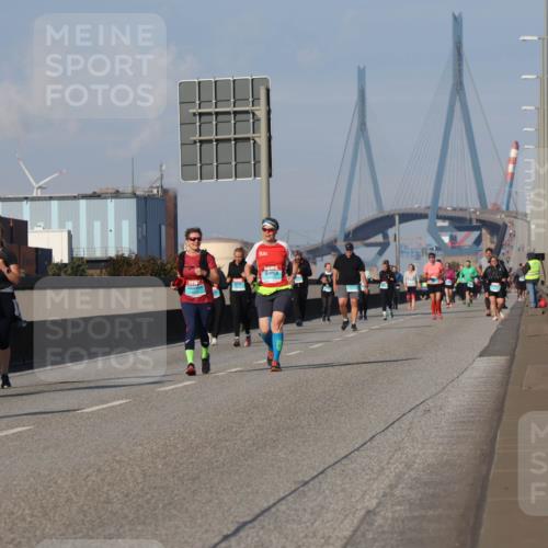 03.10.2025 - Köhlbrandbrückenlauf Luisa Fischer http://msf.ph/oto/8985975 03.10.2025 11:18:24 Position 3  meine-sportfotos.de