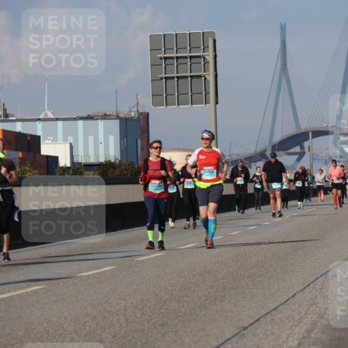 03.10.2025 - Köhlbrandbrückenlauf Luisa Fischer http://msf.ph/oto/8985979 03.10.2025 11:18:24 Position 3  meine-sportfotos.de