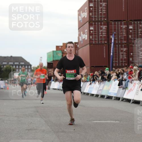 03.10.2025 - Köhlbrandbrückenlauf Yannick Fuchs http://msf.ph/oto/8986007 03.10.2025 15:58:17 Ziel 7095, 7096, 7104, 9340, 9659 meine-sportfotos.de