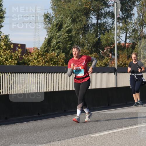 03.10.2025 - Köhlbrandbrückenlauf Luisa Fischer http://msf.ph/oto/8986009 03.10.2025 11:18:30 Position 3  meine-sportfotos.de