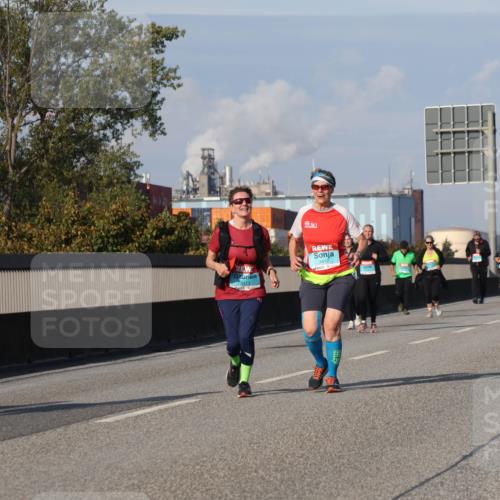 03.10.2025 - Köhlbrandbrückenlauf Luisa Fischer http://msf.ph/oto/8986027 03.10.2025 11:18:33 Position 3 3413, 3412 meine-sportfotos.de