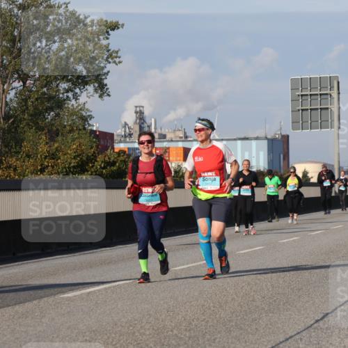 03.10.2025 - Köhlbrandbrückenlauf Luisa Fischer http://msf.ph/oto/8986028 03.10.2025 11:18:33 Position 3 5, 3413, 3412, 29 meine-sportfotos.de
