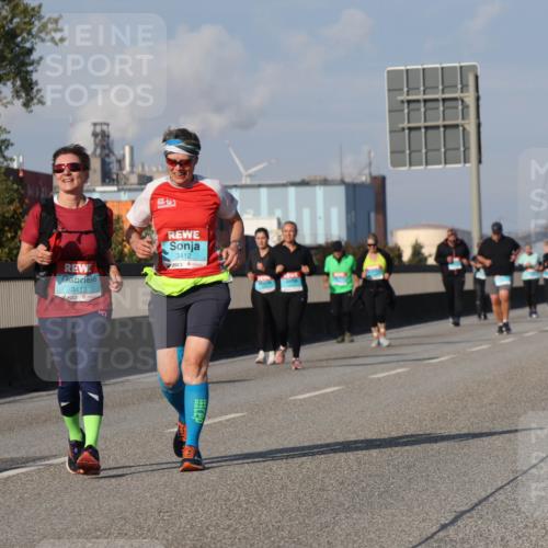 03.10.2025 - Köhlbrandbrückenlauf Luisa Fischer http://msf.ph/oto/8986035 03.10.2025 11:18:34 Position 3 3413, 3412 meine-sportfotos.de