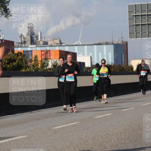 03.10.2025 - Köhlbrandbrückenlauf Luisa Fischer http://msf.ph/oto/8986054 03.10.2025 11:18:37 Position 3 3412, 3374, 3373 meine-sportfotos.de
