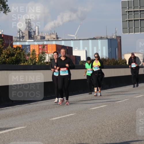 03.10.2025 - Köhlbrandbrückenlauf Luisa Fischer http://msf.ph/oto/8986055 03.10.2025 11:18:37 Position 3 3374 meine-sportfotos.de