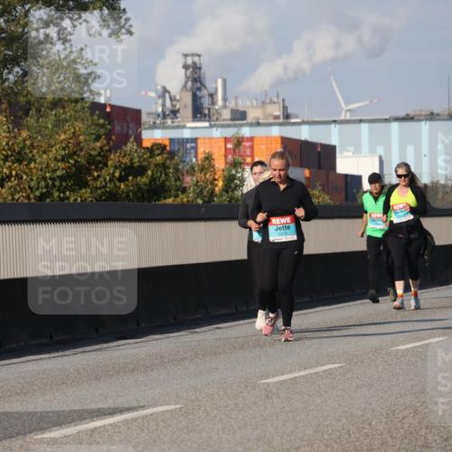 03.10.2025 - Köhlbrandbrückenlauf Luisa Fischer http://msf.ph/oto/8986059 03.10.2025 11:18:38 Position 3 3374 meine-sportfotos.de