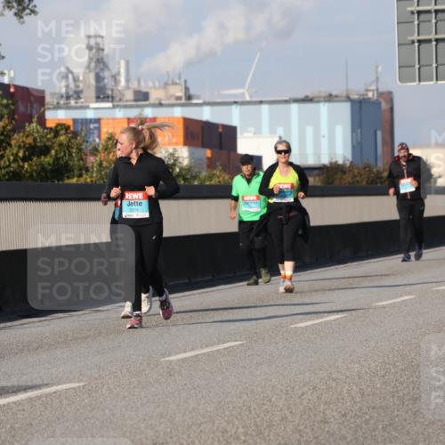 03.10.2025 - Köhlbrandbrückenlauf Luisa Fischer http://msf.ph/oto/8986066 03.10.2025 11:18:39 Position 3 3374 meine-sportfotos.de