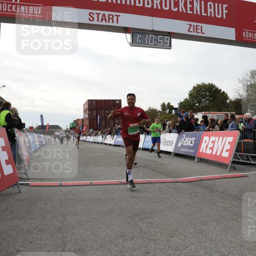 03.10.2025 - Köhlbrandbrückenlauf Yannick Fuchs http://msf.ph/oto/8986098 03.10.2025 16:10:58 Ziel 7226, 7834, 8220, 8775, 8776, 9201, 9474 meine-sportfotos.de