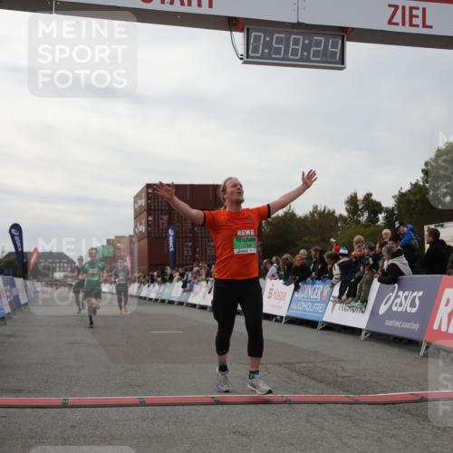 03.10.2025 - Köhlbrandbrückenlauf Yannick Fuchs http://msf.ph/oto/8986101 03.10.2025 15:58:22 Ziel 7095, 7096, 7104, 9340, 9659 meine-sportfotos.de