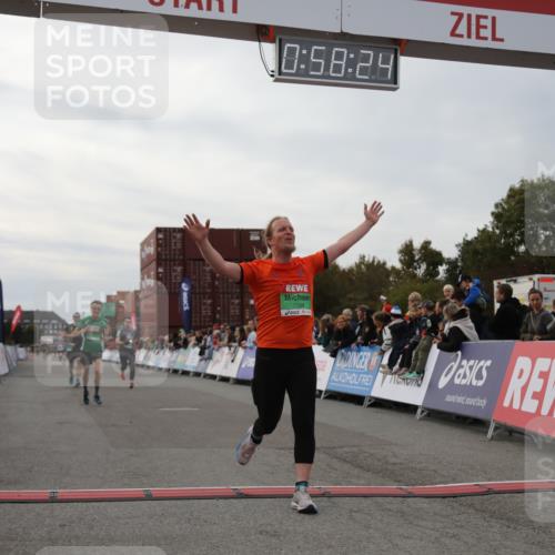 03.10.2025 - Köhlbrandbrückenlauf Yannick Fuchs http://msf.ph/oto/8986106 03.10.2025 15:58:23 Ziel 7095, 7104, 7121, 9340, 9659 meine-sportfotos.de