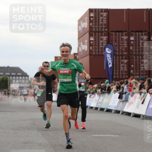 03.10.2025 - Köhlbrandbrückenlauf Yannick Fuchs http://msf.ph/oto/8986126 03.10.2025 15:58:24 Ziel 7095, 7104, 7121, 9340, 9659 meine-sportfotos.de