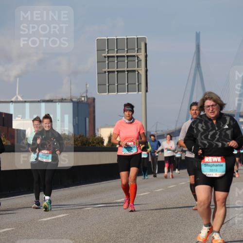 03.10.2025 - Köhlbrandbrückenlauf Luisa Fischer http://msf.ph/oto/8986159 03.10.2025 11:18:55 Position 3 12, 3319 meine-sportfotos.de