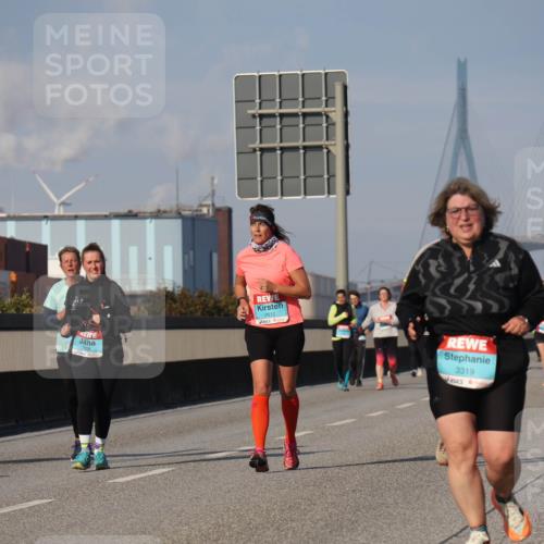03.10.2025 - Köhlbrandbrückenlauf Luisa Fischer http://msf.ph/oto/8986164 03.10.2025 11:18:56 Position 3 2612, 2926, 3319 meine-sportfotos.de