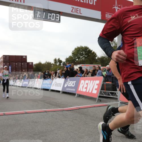 03.10.2025 - Köhlbrandbrückenlauf Yannick Fuchs http://msf.ph/oto/8986169 03.10.2025 16:11:02 Ziel 7226, 7363, 7834, 8059, 8220, 8490, 8592, 8775, 8923, 9201, 9474, 9710 meine-sportfotos.de