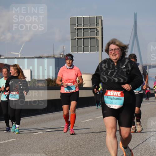 03.10.2025 - Köhlbrandbrückenlauf Luisa Fischer http://msf.ph/oto/8986173 03.10.2025 11:18:57 Position 3 2928, 2926, 3319 meine-sportfotos.de