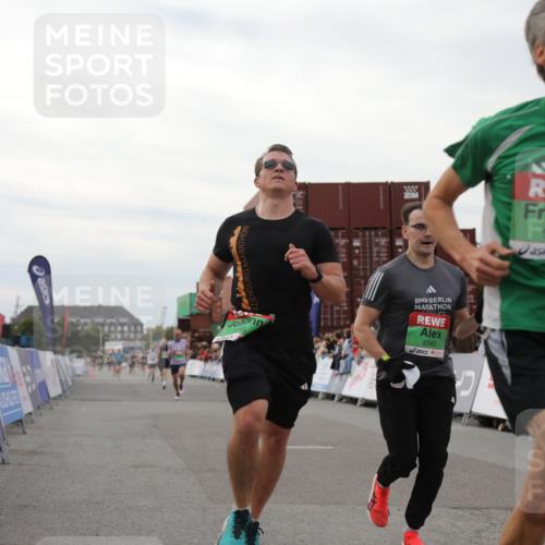 03.10.2025 - Köhlbrandbrückenlauf Yannick Fuchs http://msf.ph/oto/8986174 03.10.2025 15:58:26 Ziel 7095, 7104, 7121, 9340, 9659, 9715 meine-sportfotos.de