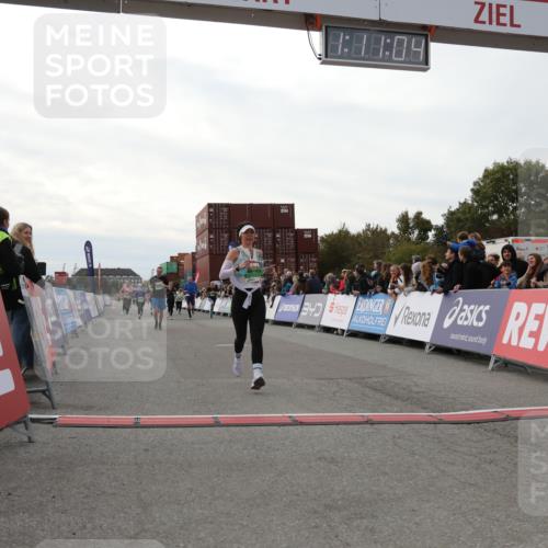 03.10.2025 - Köhlbrandbrückenlauf Yannick Fuchs http://msf.ph/oto/8986184 03.10.2025 16:11:02 Ziel 7226, 7363, 7834, 8059, 8220, 8490, 8592, 8775, 8923, 9201, 9474, 9710 meine-sportfotos.de