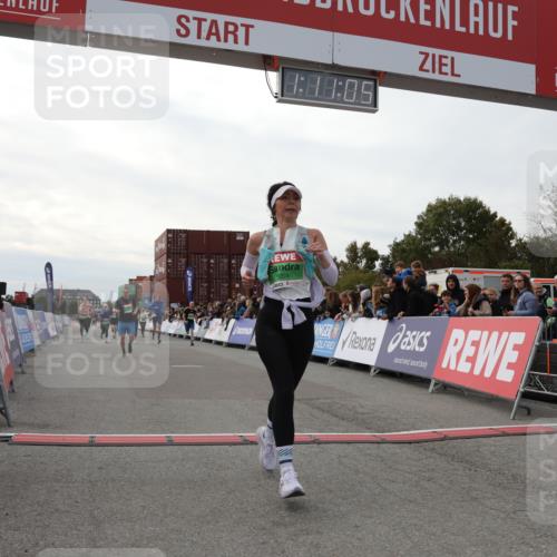 03.10.2025 - Köhlbrandbrückenlauf Yannick Fuchs http://msf.ph/oto/8986198 03.10.2025 16:11:03 Ziel 7226, 7363, 8059, 8220, 8490, 8592, 8775, 8923, 9201, 9218, 9474, 9710 meine-sportfotos.de