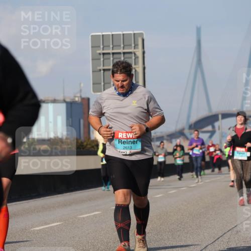 03.10.2025 - Köhlbrandbrückenlauf Luisa Fischer http://msf.ph/oto/8986200 03.10.2025 11:19:01 Position 3 2613 meine-sportfotos.de