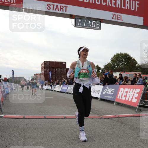 03.10.2025 - Köhlbrandbrückenlauf Yannick Fuchs http://msf.ph/oto/8986202 03.10.2025 16:11:03 Ziel 7226, 7363, 8059, 8220, 8490, 8592, 8775, 8923, 9201, 9218, 9474, 9710 meine-sportfotos.de