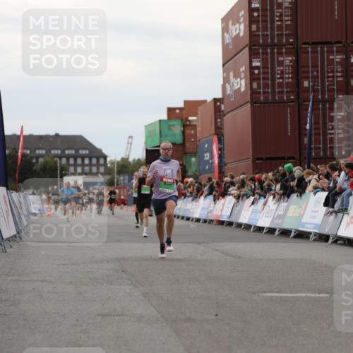 03.10.2025 - Köhlbrandbrückenlauf Yannick Fuchs http://msf.ph/oto/8986206 03.10.2025 15:58:28 Ziel 7095, 7121, 9057, 9340, 9659, 9715 meine-sportfotos.de