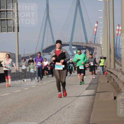 03.10.2025 - Köhlbrandbrückenlauf Luisa Fischer http://msf.ph/oto/8986215 03.10.2025 11:19:04 Position 3  meine-sportfotos.de