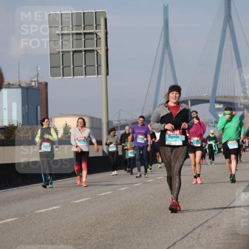 03.10.2025 - Köhlbrandbrückenlauf Luisa Fischer http://msf.ph/oto/8986222 03.10.2025 11:19:05 Position 3 101, 2913 meine-sportfotos.de