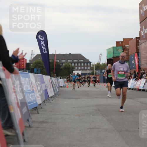 03.10.2025 - Köhlbrandbrückenlauf Yannick Fuchs http://msf.ph/oto/8986223 03.10.2025 15:58:29 Ziel 7095, 7121, 9057, 9340, 9659, 9715 meine-sportfotos.de