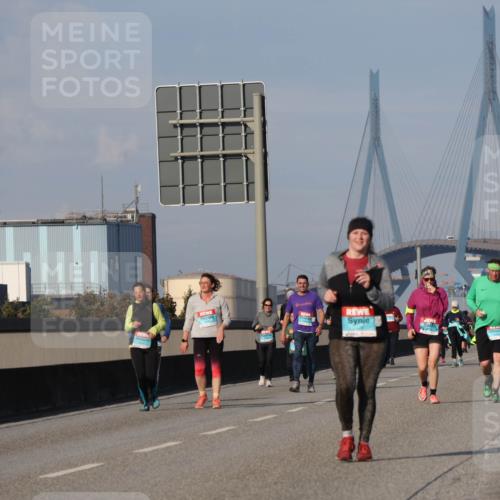 03.10.2025 - Köhlbrandbrückenlauf Luisa Fischer http://msf.ph/oto/8986229 03.10.2025 11:19:06 Position 3  meine-sportfotos.de