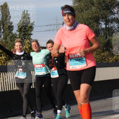 03.10.2025 - Köhlbrandbrückenlauf Luisa Fischer http://msf.ph/oto/8986236 03.10.2025 11:19:07 Position 3 2927, 2826, 2612 meine-sportfotos.de