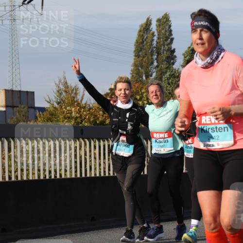 03.10.2025 - Köhlbrandbrückenlauf Luisa Fischer http://msf.ph/oto/8986240 03.10.2025 11:19:07 Position 3 2928, 2927, 2826, 2612 meine-sportfotos.de